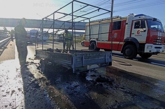   В прицепе находились не только канистры с бензином. Фото: ГУ МЧС по Чувашской Республике
