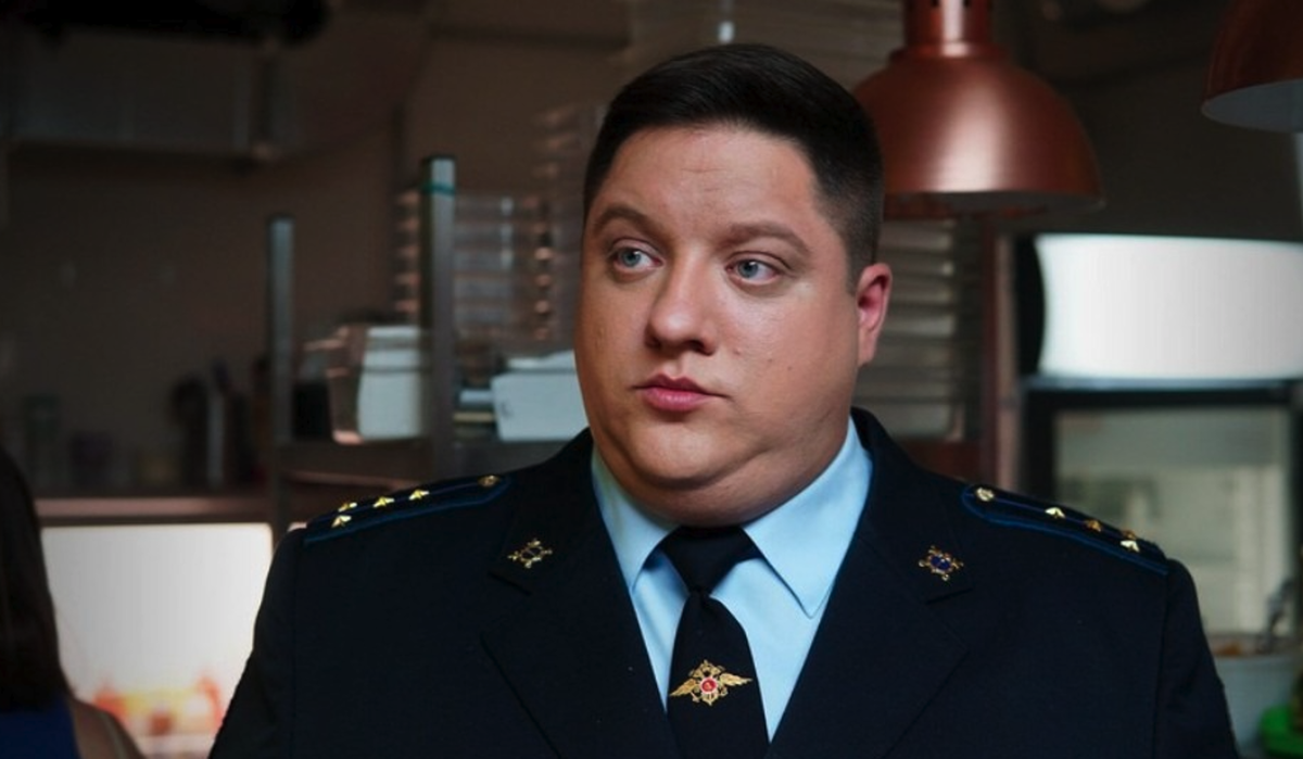    Роман Попов. Кадр из сериала "Полицейский с Рублевки"