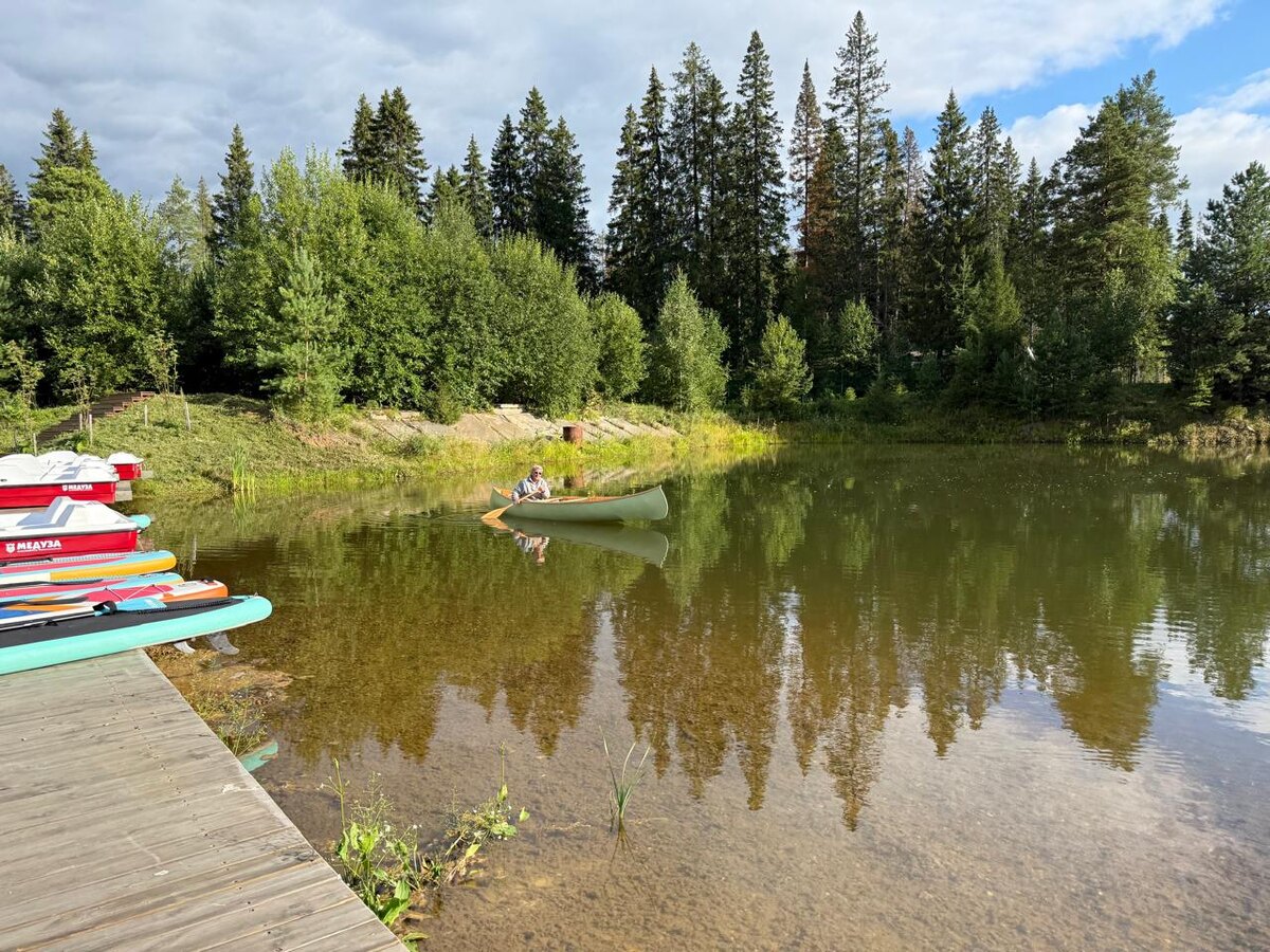 Все желающие могли покататься на лодках, катамаранах и сапбордах