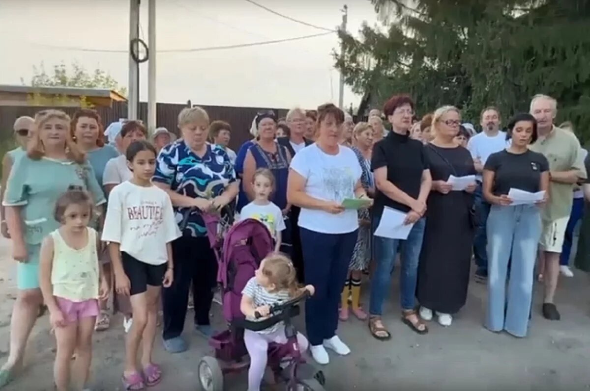    Жители села Кирицы уже давно бьют тревогу, но пока им ничего не удается изменить – после появления в селе криптофермы их жизнь проходит под аккомпанемент работы мощных турбин. Гул и вибрация не прекращаются ни днем, ни ночью.