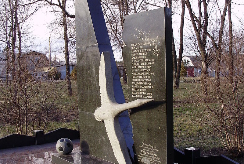 «Они не долетели до Минска»: как ошибка диспетчера убила «Пахтакор» в небе над СССР. Шокирующие детали