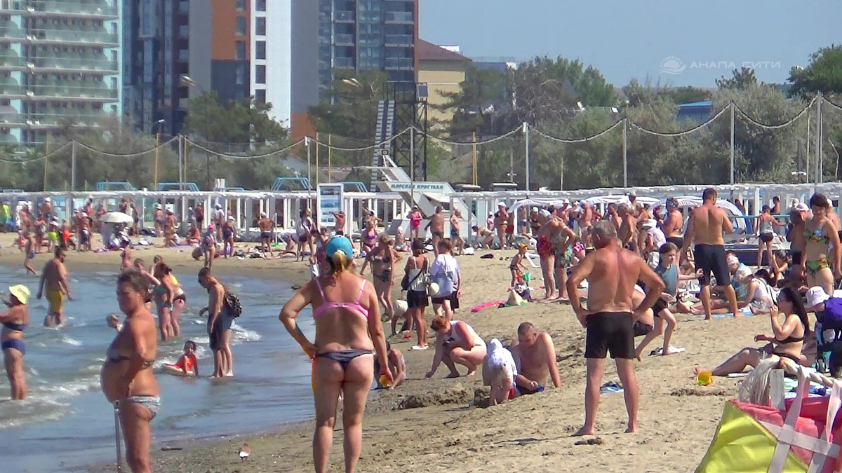 Пляж в Анапе 11 августа 2025