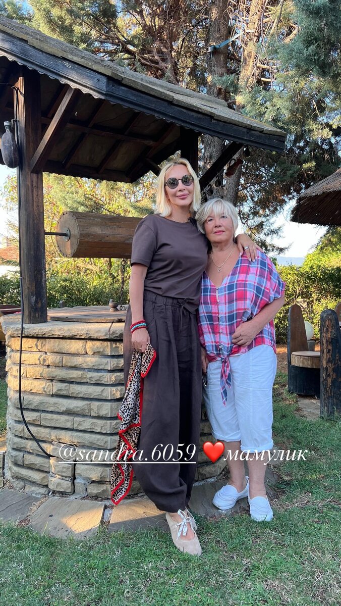    Лера Кудрявцева с мамой. Фото: Инстаграм (запрещён в РФ)