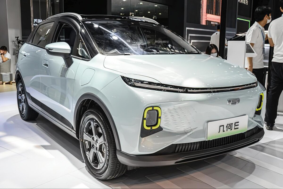 Электромобиль Geometry E (фото: motor.ru)