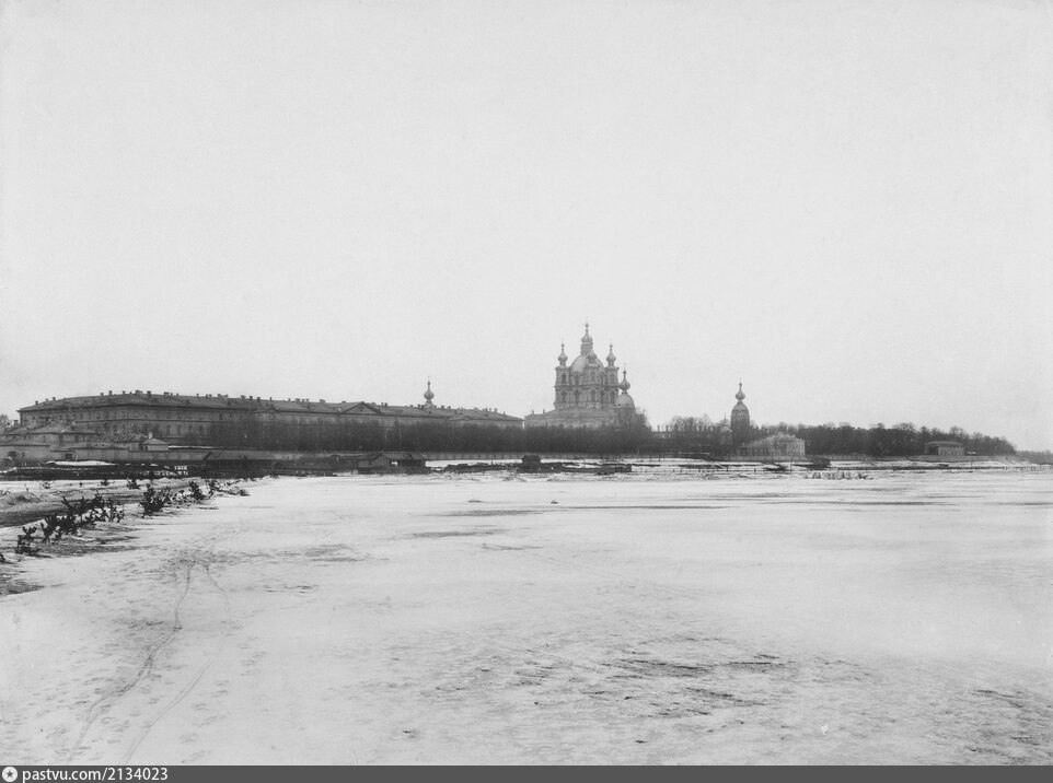 Моста ещё нет