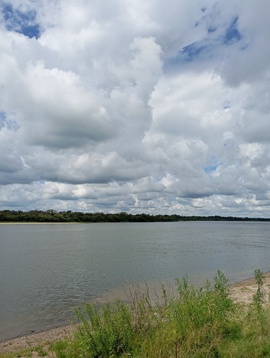 Приморское небо. Возможно, Павел Митт видел такое же. Фото автора.