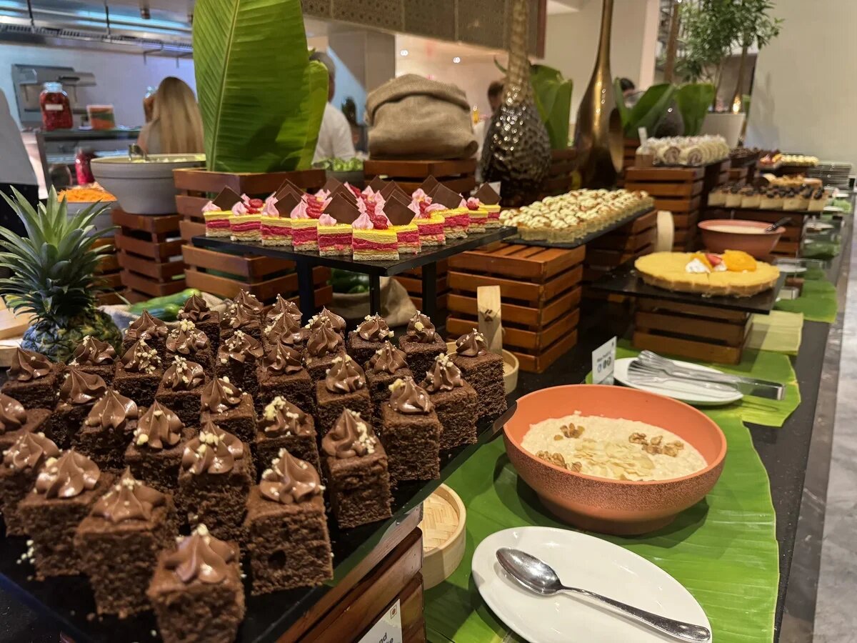    Со сладостями в системе "все включено" в отелях ОАЭ все отлично. Выбор часто вполне "турецкий".Фото: АТОР