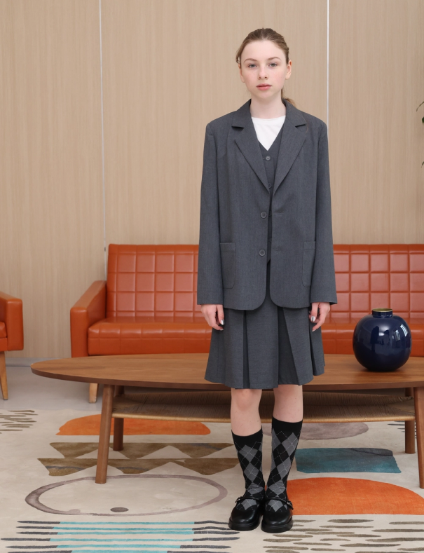    Puella, Smena, LIMÉ и еще пять брендов, у которых можно купить школьную форму (фото 1)