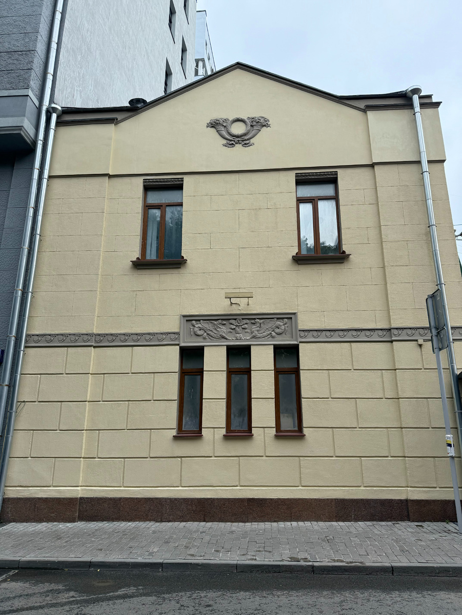 Фото автора канала. Городская усадьба М. А. Тарасова. Малый Ржевский переулок, 4/21.