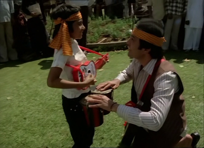 Кадр из фильма "Танцор диско" (1982)