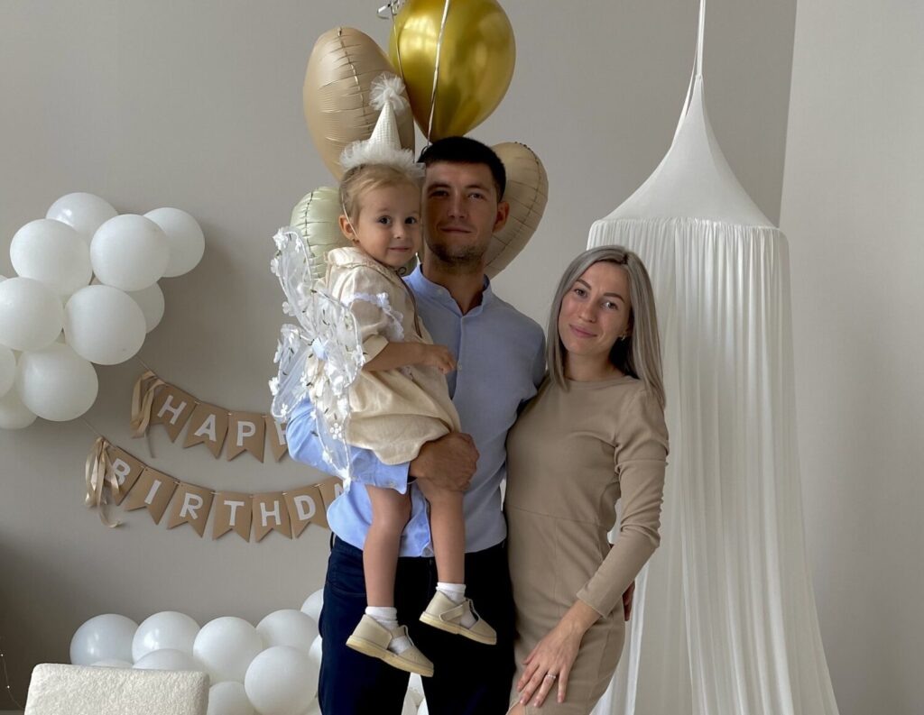 До болезни с женой и дочкой