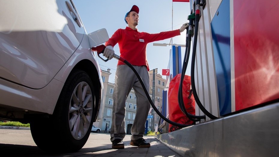    Работа АЗС на Обводном канале. Автор фото: Ермохин Сергей