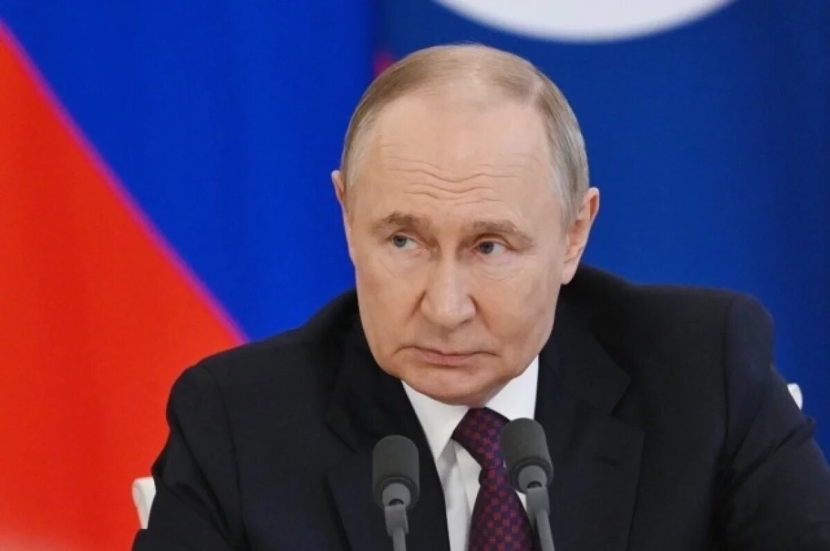   Путин запретил закупку для армии одежды иностранного производства