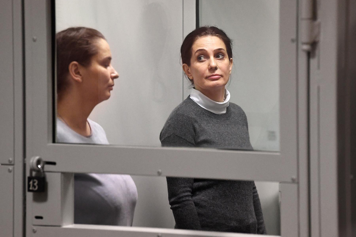    Елена Белая и Элина Сушкевич во время заседания суда