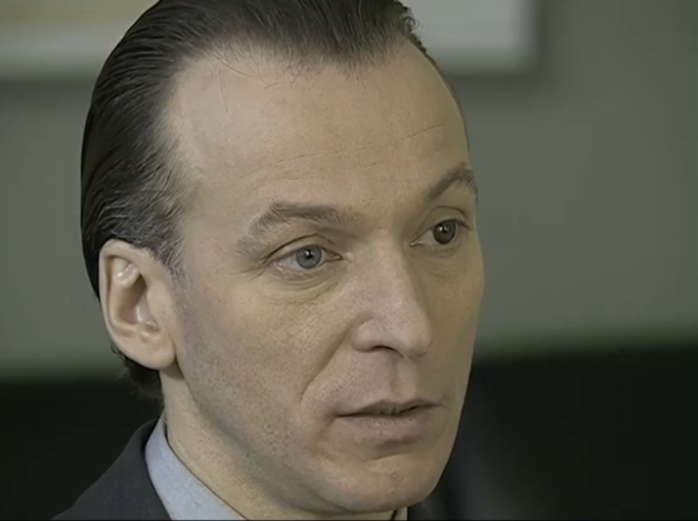 При первом же появлении этот фрукт удивляет неординарностью