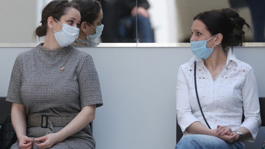    Элина Сушкевич и Елена Белая (слева направо). Автор фото: ТАСС/Сергей Фадеичев