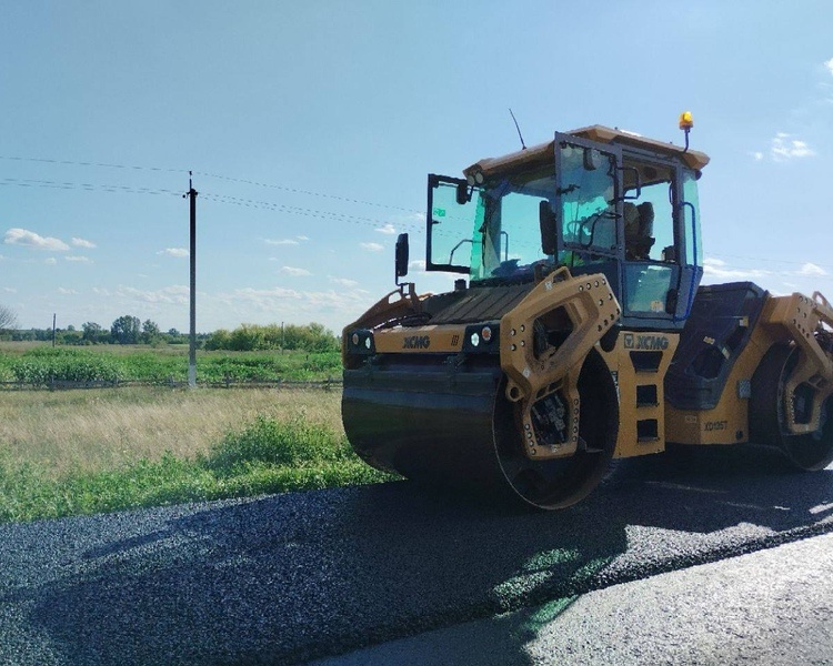     В Курской области ремонтируют трассу "Малая Зуевка-Орлянка-2-е Засеймье"