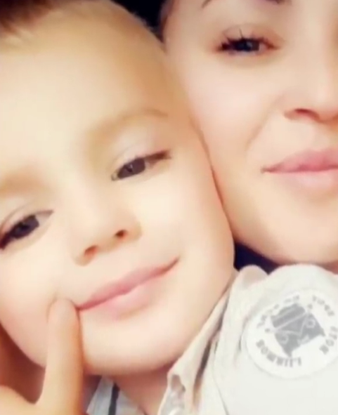 Фотография Мухаммада с матерью