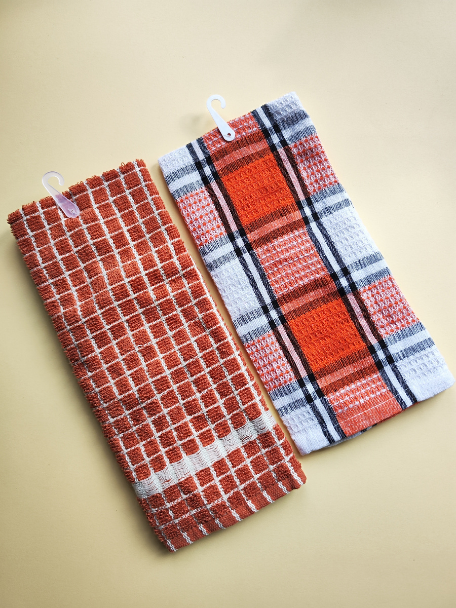 Купила 2 полотенца для кухни в осенних оттенках.