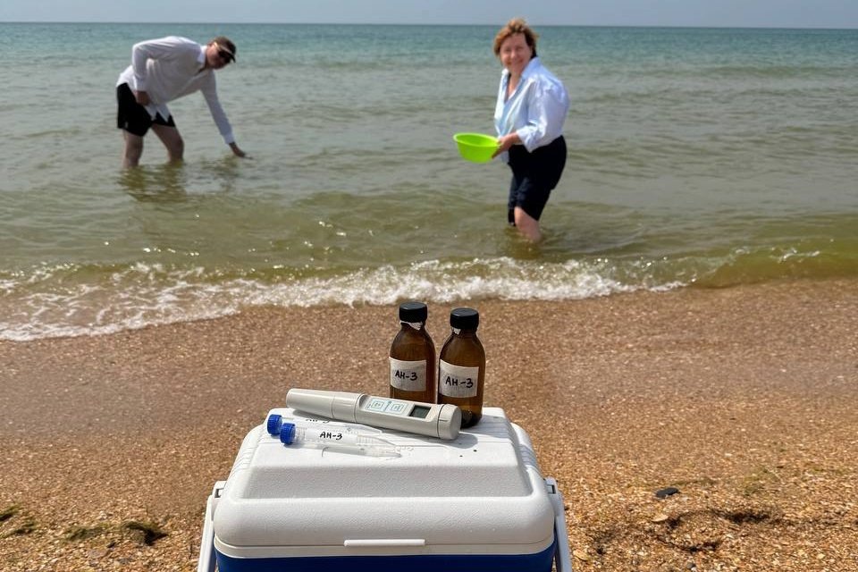    Ученые продолжили комплексные эколого-геохимические изыскания прибрежной зоны Черного моря.