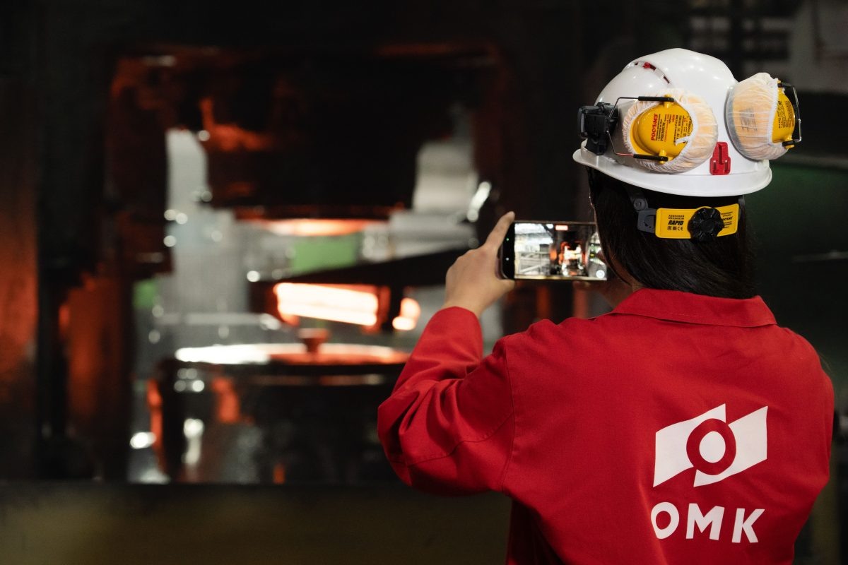    Это связано с тем, что молодые люди хотят больше узнать об инженерных профессиях и познакомиться с нюансами работы на заводе