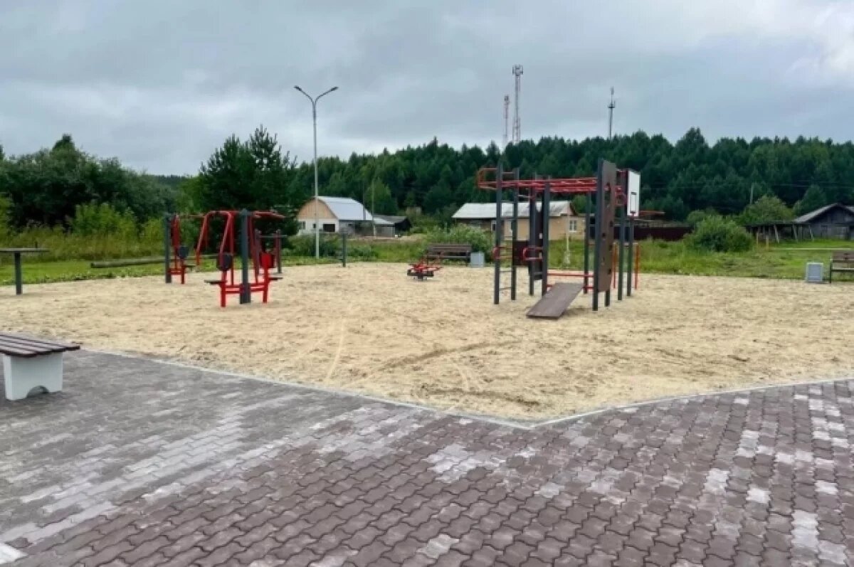    В Ирбитском районе открыли обновлённую спортивную площадку