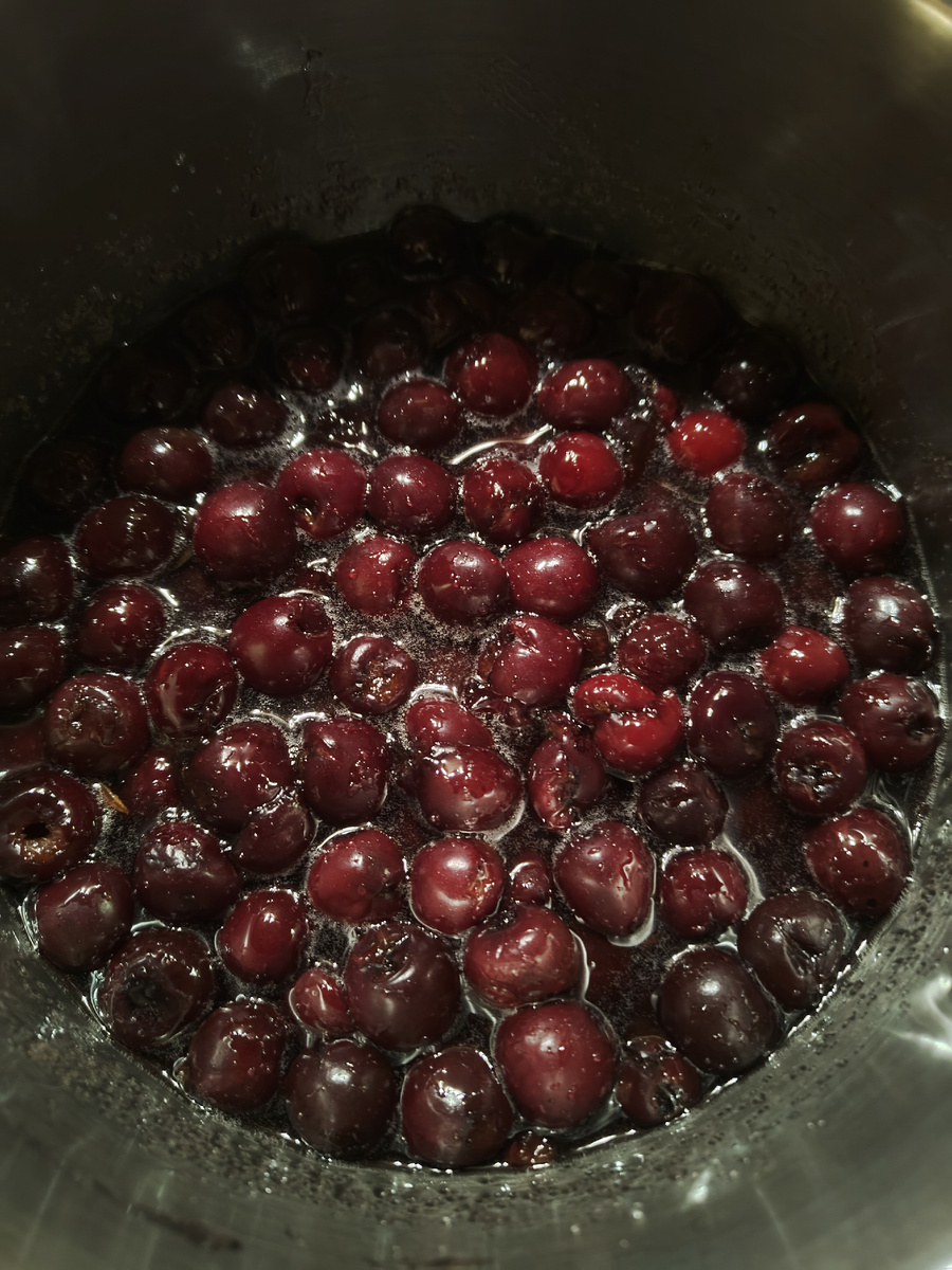 Варим варенье из вишни