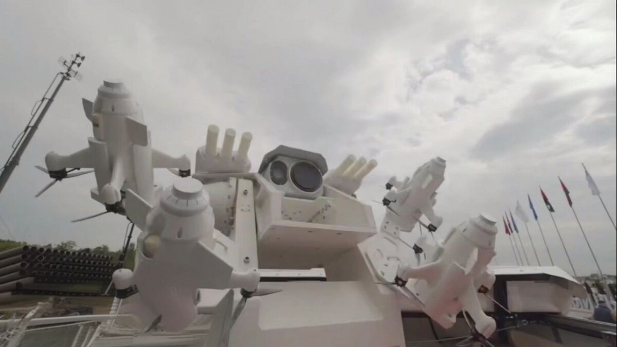  Белорусский комплекс борьбы с БПЛА. Дроны подобного типа дороже ракеты ТКБ-1055 и проигрывают ей в скорости, а радар на самом комплексе приводит к удорожанию системы ПВО.