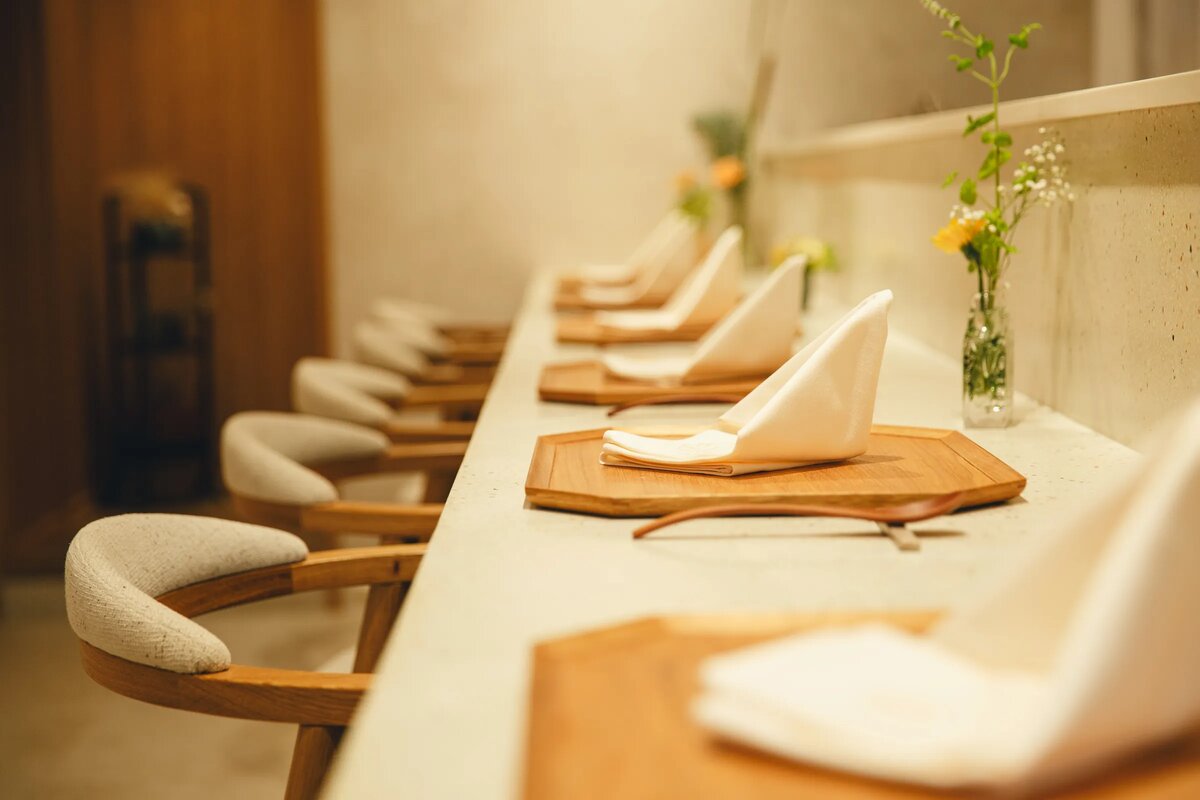 Фото: Кейсуке Танигава с сайта https://www.timeout.com/tokyo/news/tokyo-dessert-restaurant-haruka-murooka-specialises-in-sweet-omakase-courses-080725