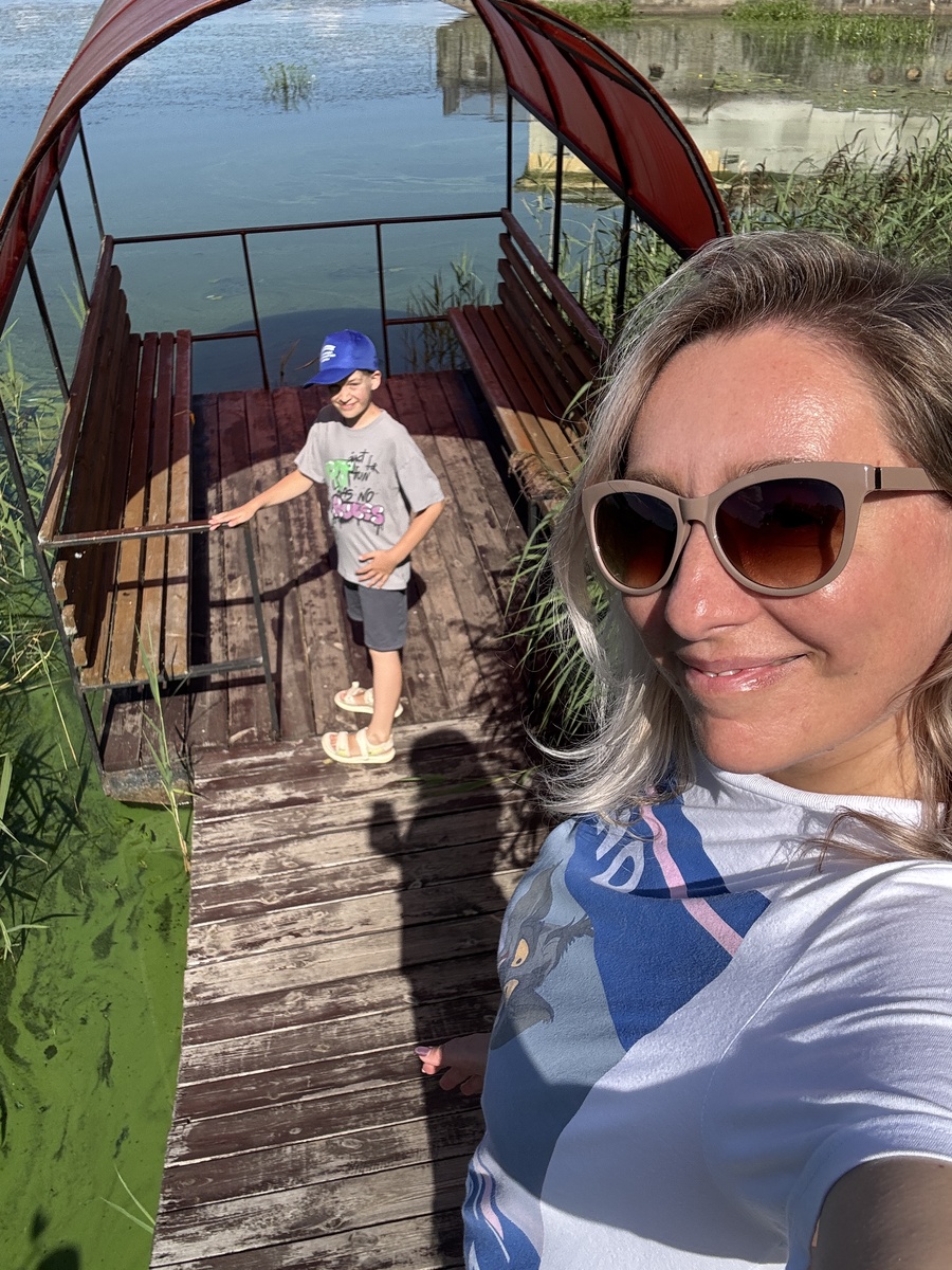 Фото автора. Лес, речка и семейный лагерь - это уже какие-то очень далекие воспоминания. С тех пор картинка сменилась несколько раз ))