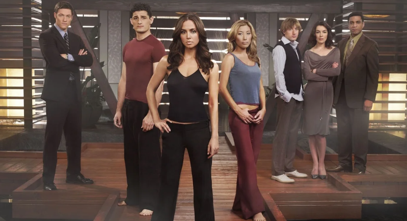 Обложка из сериала "Кукольный дом"