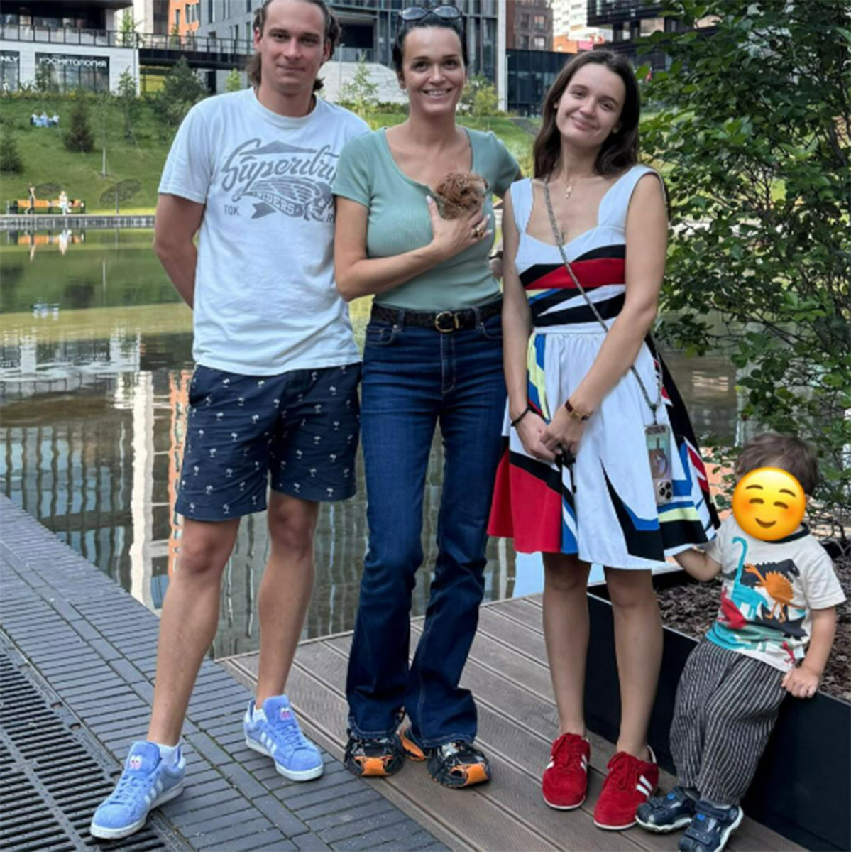 Певица Слава с дочкой, ее мужем и внуком. Фото: соцсети Александры Морозовой