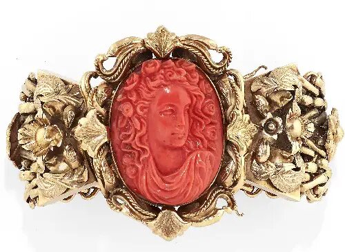 Браслет XIX века. Украшения из кораллов, аукцион 2016 года в Генуе.