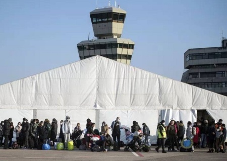    Немецкие журналисты обвинили крупнейший центр для беженцев в превышении расходов