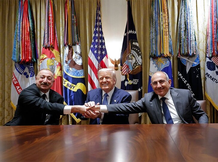     Президент Трамп принимает глав Армении и Азербайджана в Белом дома. Источник: mediamax.am.