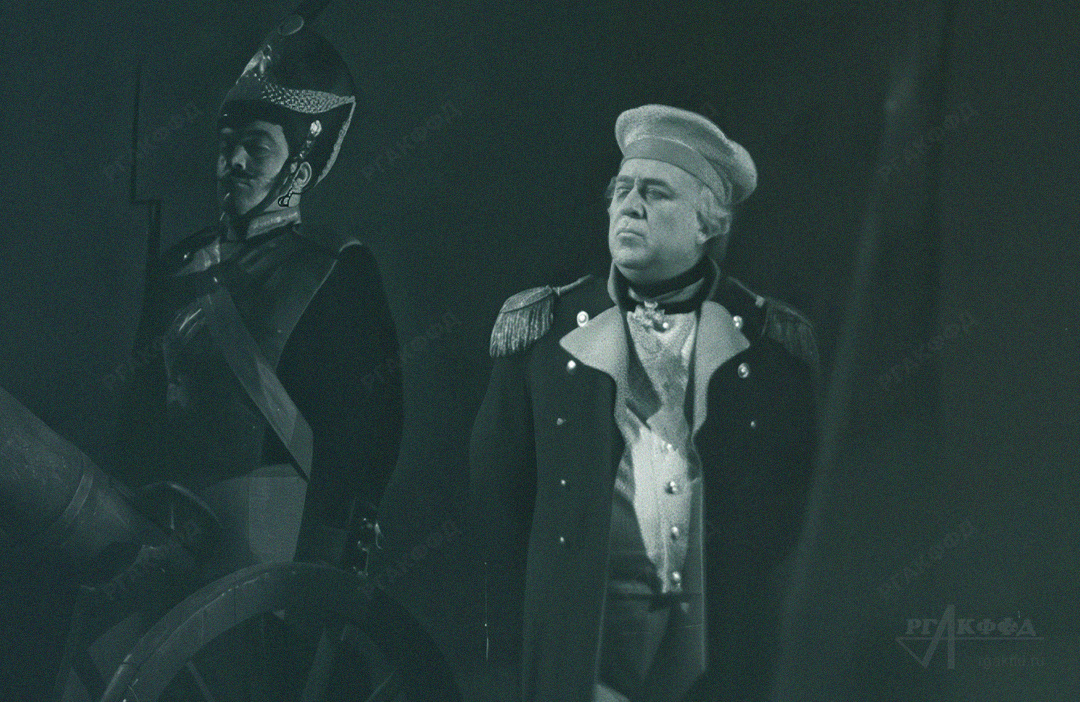 Премьера оперы С. Прокофьева "Война и мир" в Большом театре. А. Кривченя в роли Кутузова / Москва. 1959 г. / Оператор: А. Хавчин / РГАКФФД Арх.№ 18329 кадр из киножурнала Искусство № 12 (ЦСДФ)