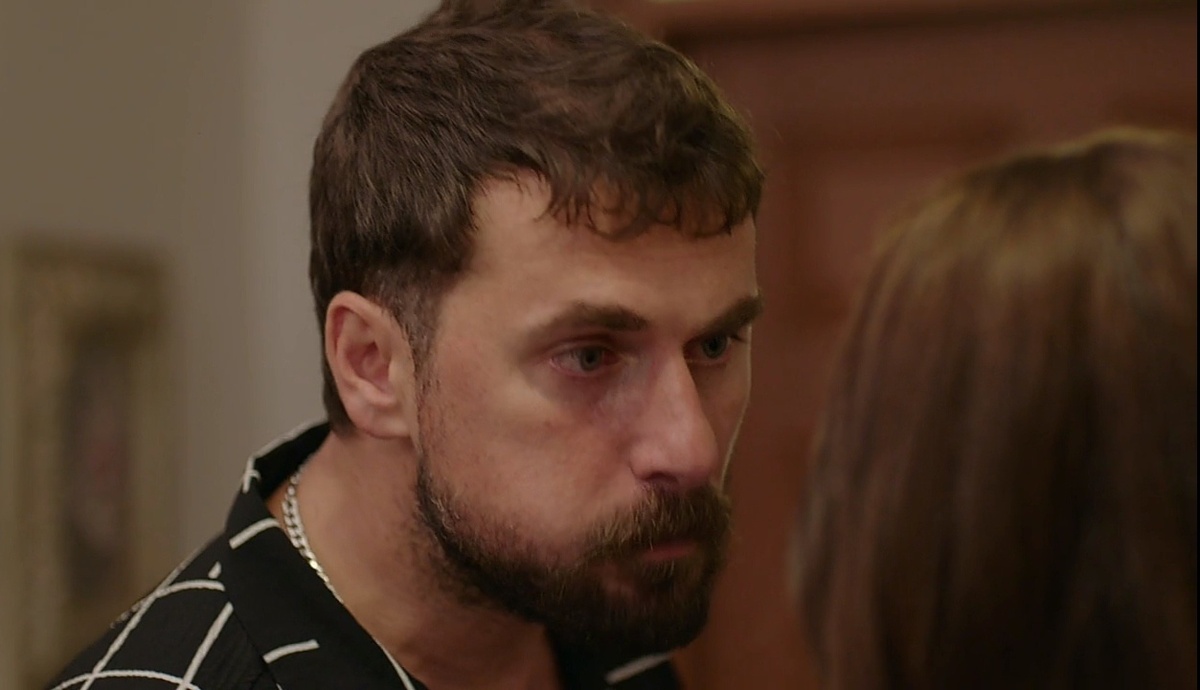 Актер Хакан Динчкол. Сериал "Струны души"