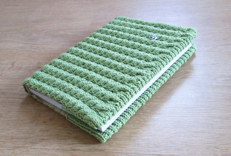 Уют и стиль: Вяжем стильную обложку для вашей любимой книги спицами