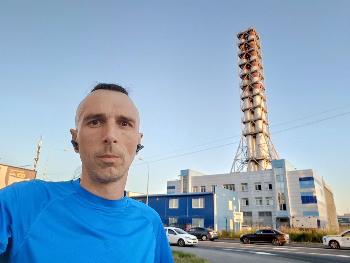 Приходится тренироваться без допинга и на улицах города. 