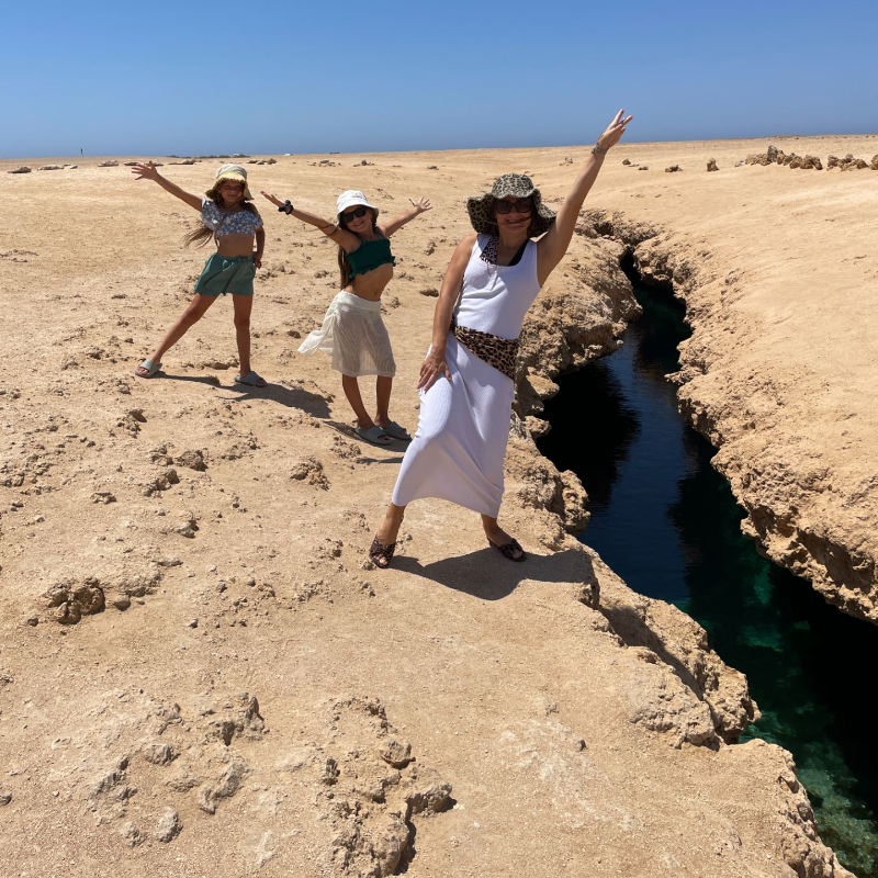 Тектонический разлом 42 метра в длину, чуть больше метра в ширину и 14 метров глубины!