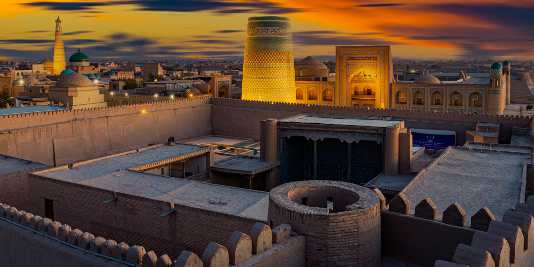 🏺 "Хива: город, где время остановилось тысячу лет назад"