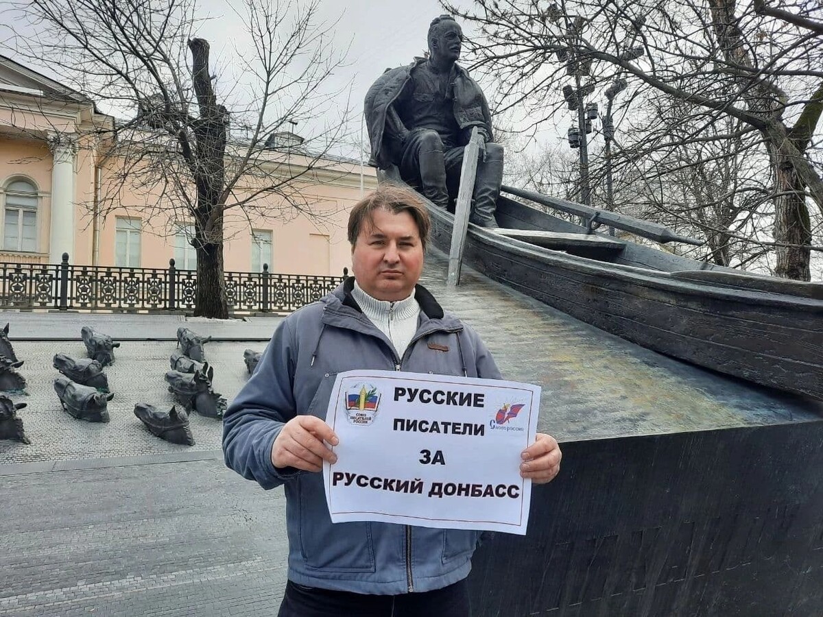 Алексей Полубота вскоре ушел добровольцем...