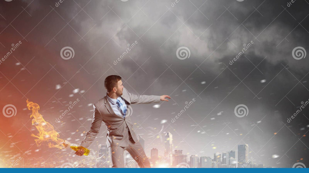    Протестные челленджи: Почему подростки собирают коктейли Молотова