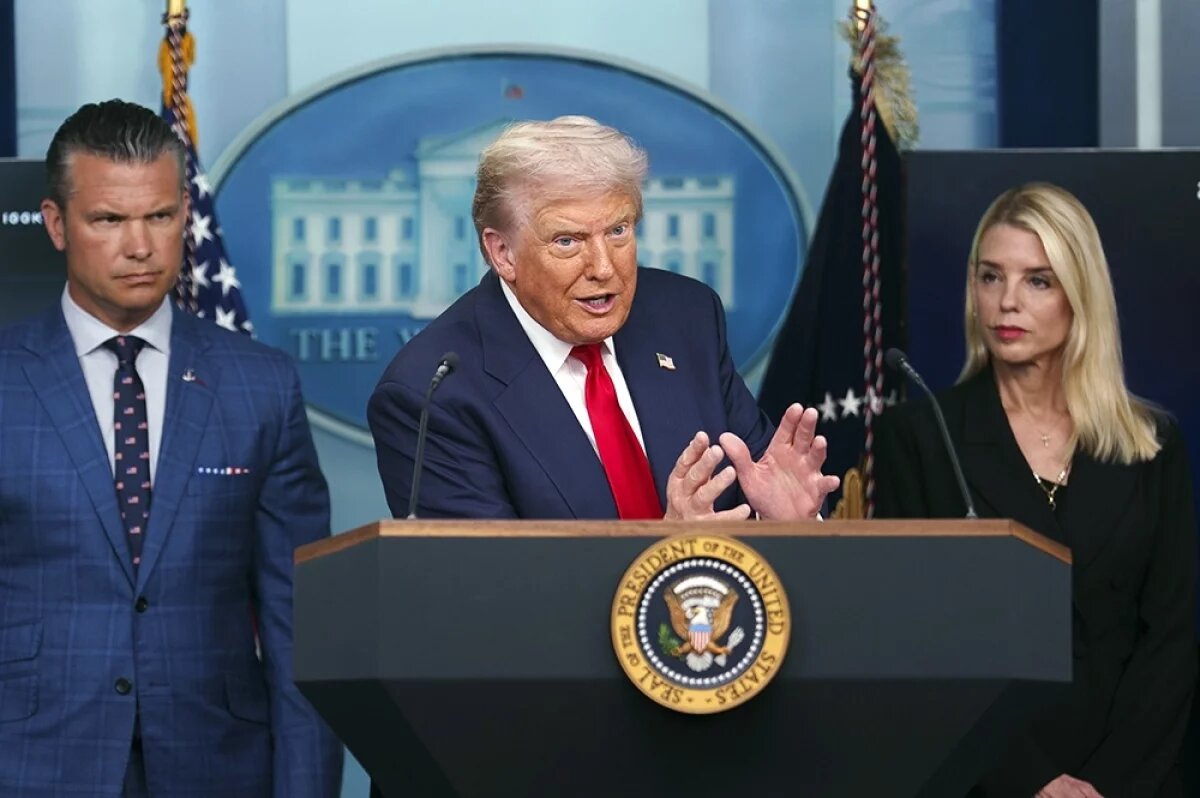    Дональд Трамп.