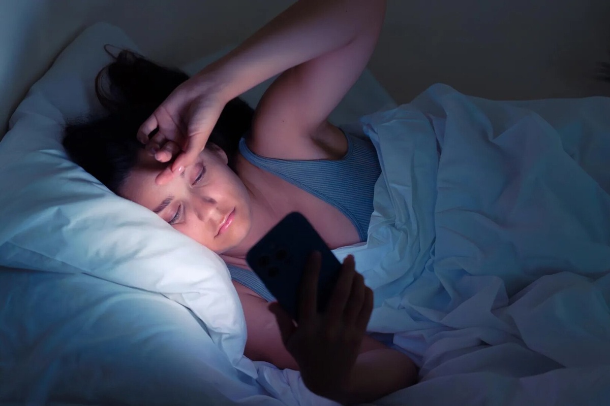     Эксперт объяснил, как свет ночью влияет на депрессию и сбои в метаболизме