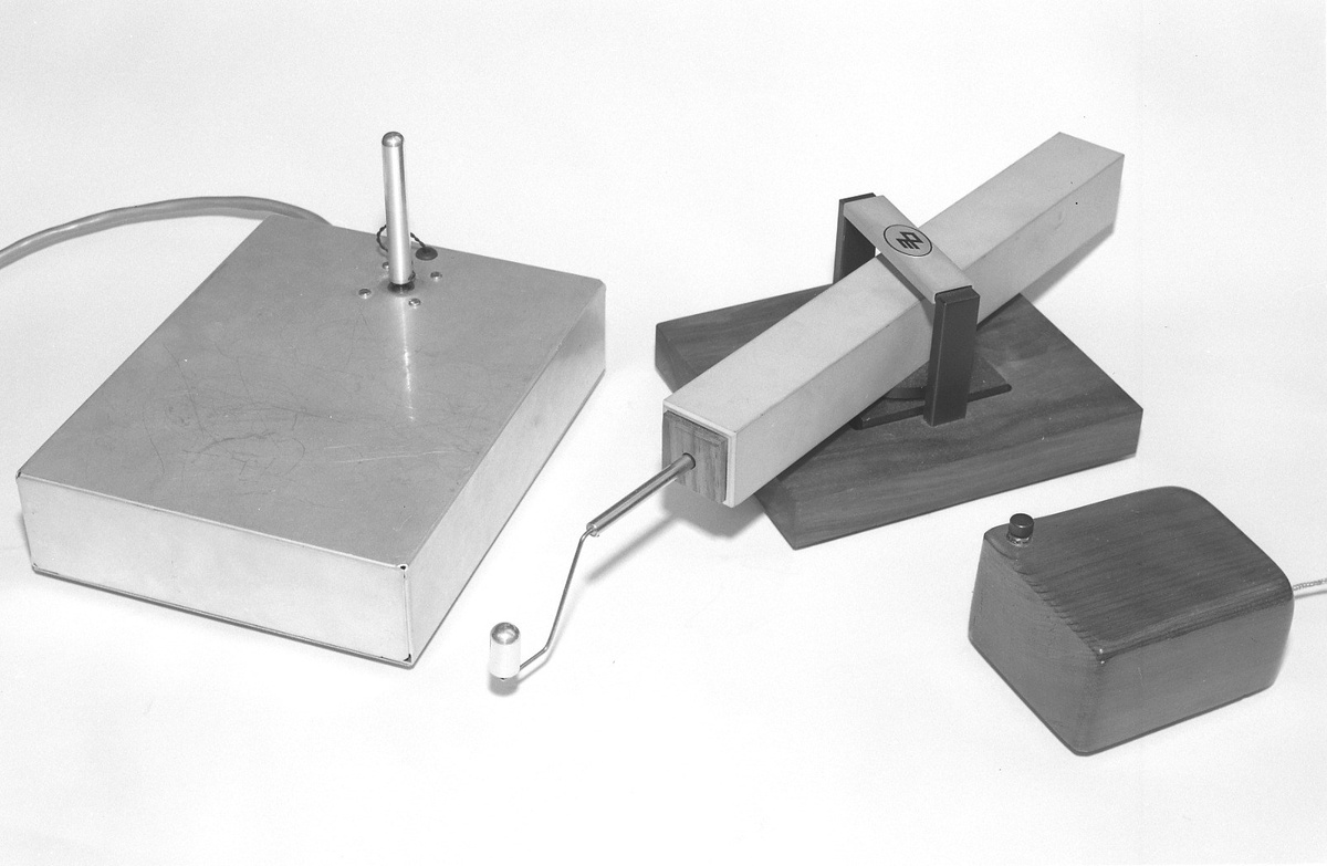 Джойстик, графикон и мышь.