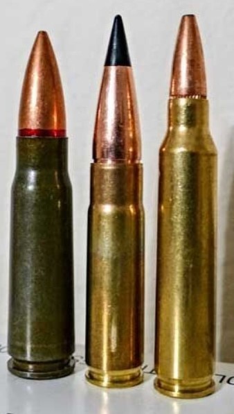 Слева направо: 7,62х39 мм, .300 BLK, 5,56х45 мм НАТО.
