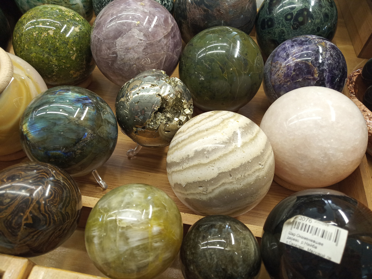 Выставка МинералФест в Петроконгрессе, 2025г. Фото автора