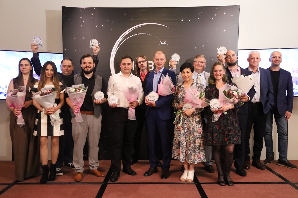 Победители конкурса "Новая фантастика" и члены Основного жюри конкурса.