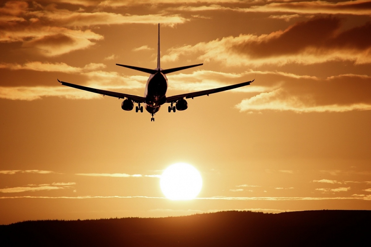    Самолет / Источник: (сс) ThePixelman